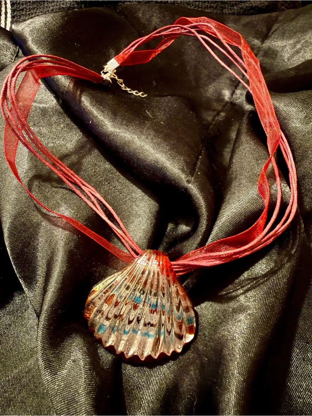 Handcrafted VTG Red Art Glass Shell Pendant Ribboned Necklace